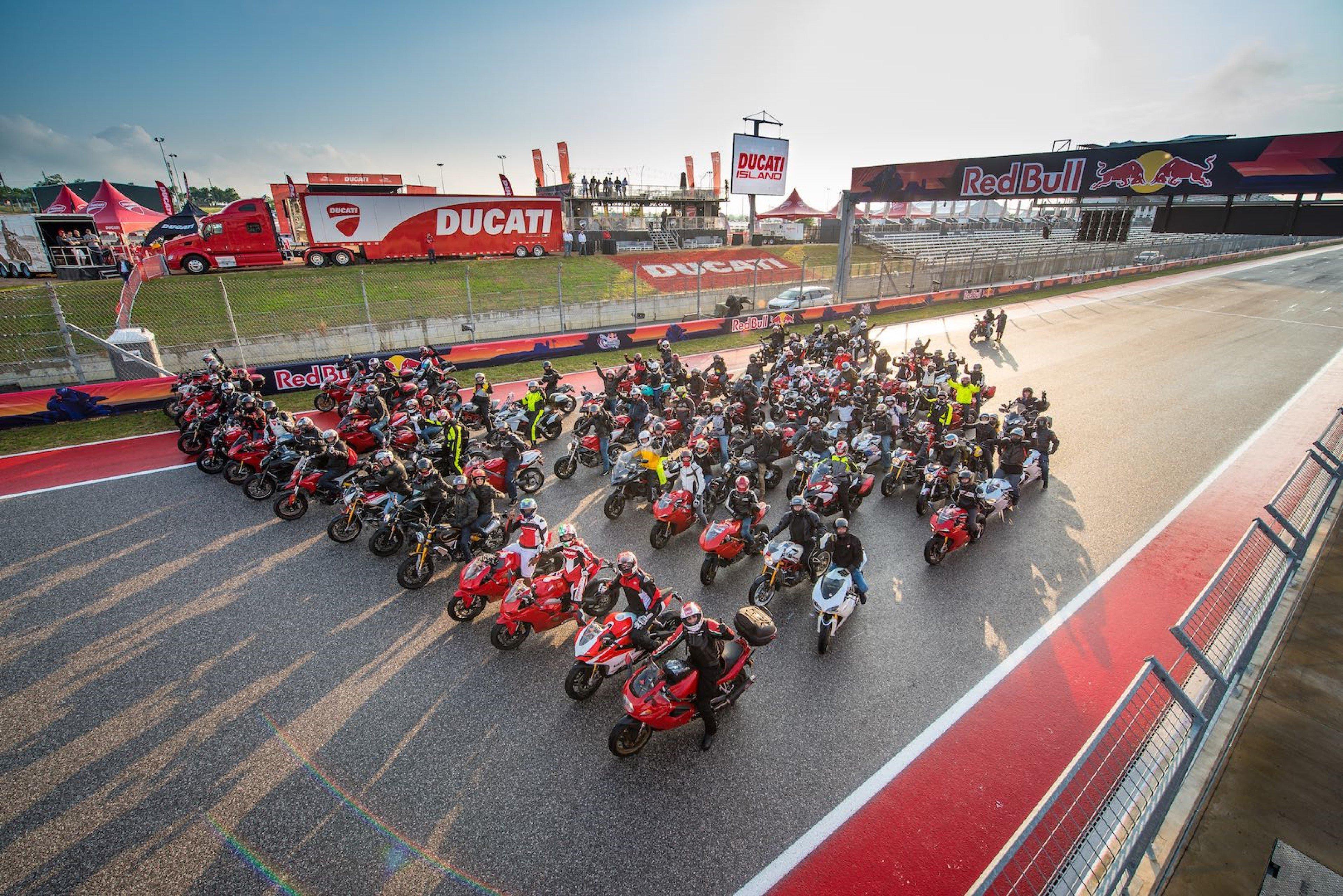 ホテル ステイブリッジ スイーツ オースティン エアポート エクステリア 写真